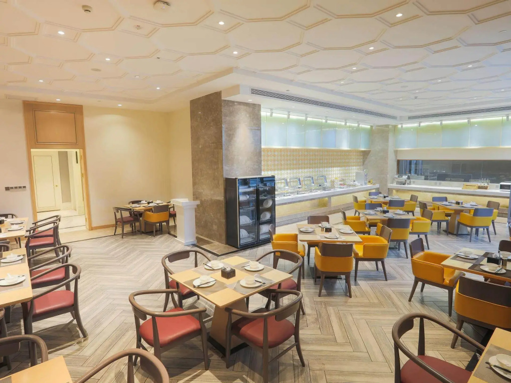 Vienna International Hotel (Chengdu Longquan Automobile City Aviation Academy Branch)