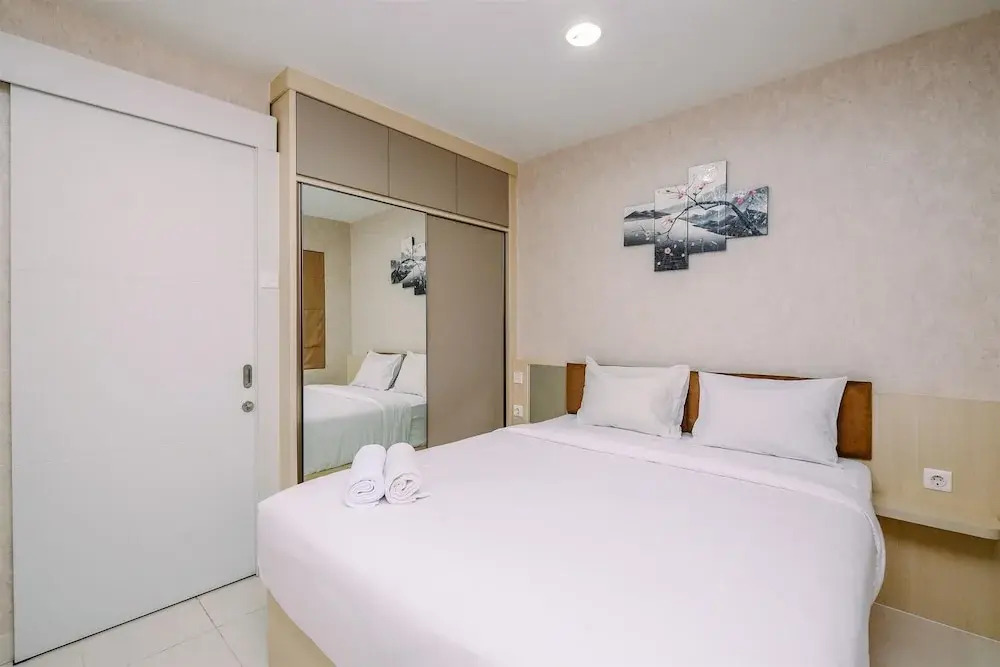 Cozy 1BR at Sentul Tower Apartment