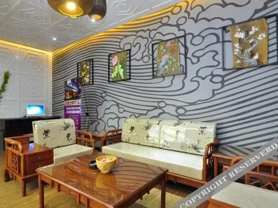 CLOUDS Hotel (Kunming New Luosiwan)