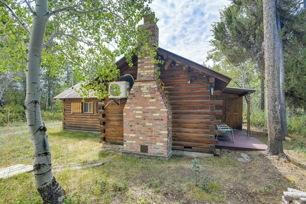 'grandpa's Cabin' ~ 30 Miles to Yellowstone!