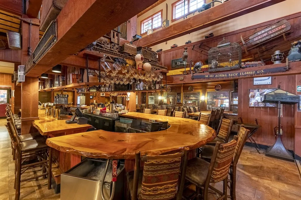Woodstock Inn, Station and Brewery