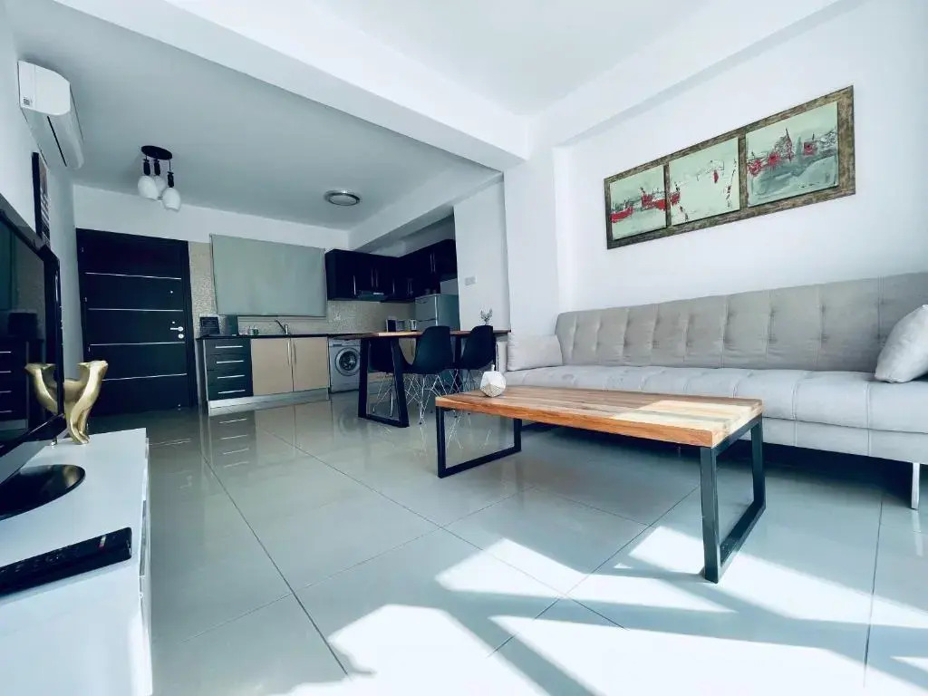 Oracle C-102 1 Bedroom