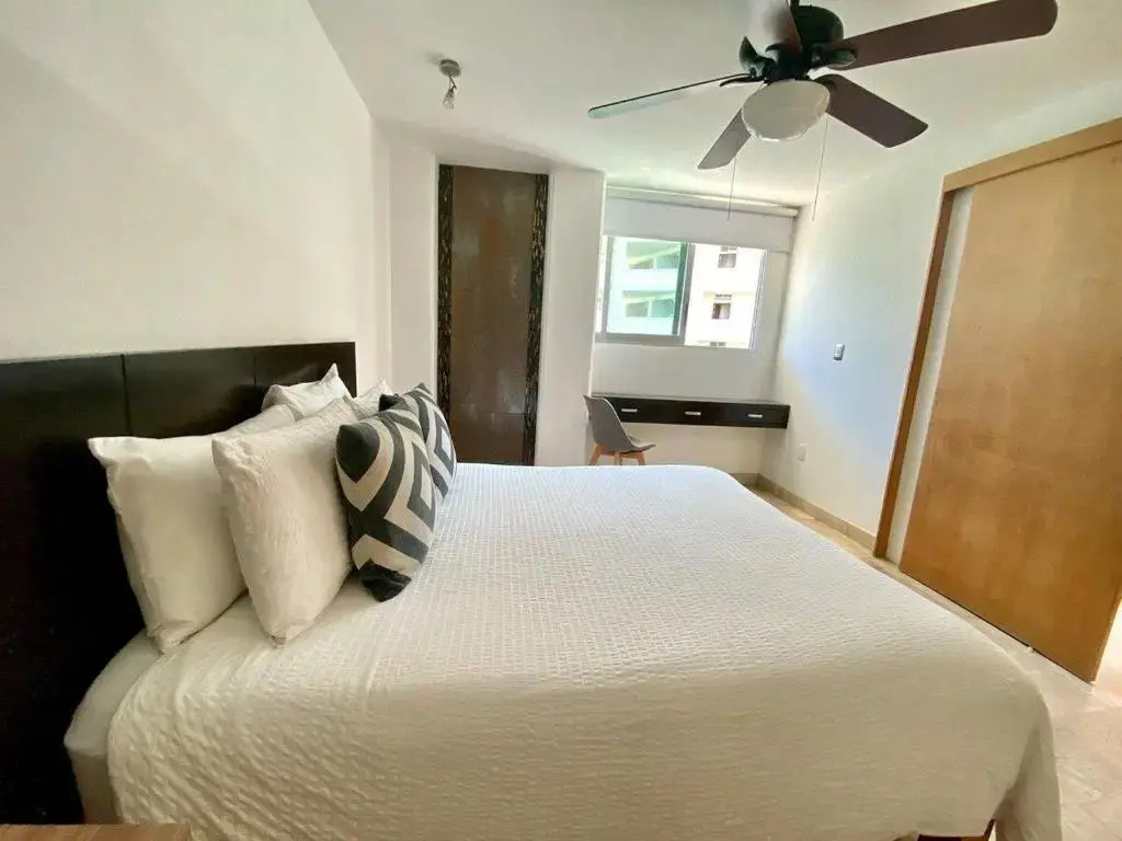 2 Floor Apartment, Pool View, 50 Meters To The Sea