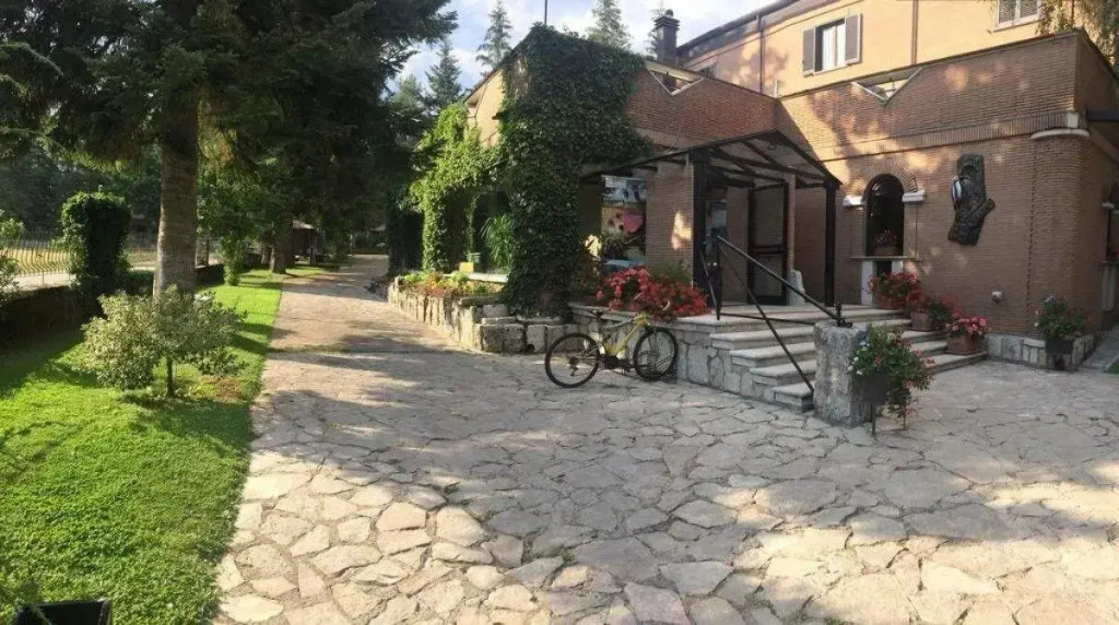 LH Albergo il Picchio