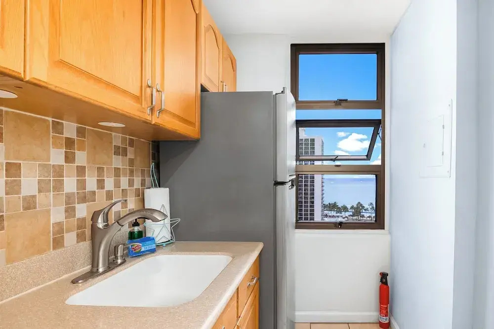 Waikiki Banyan 1BR Condos with No Parking