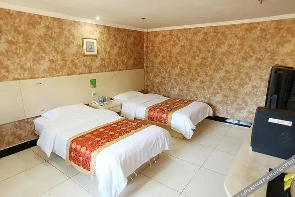Jia Li Hua Hotel Chain (Communication University of China West Gate)
