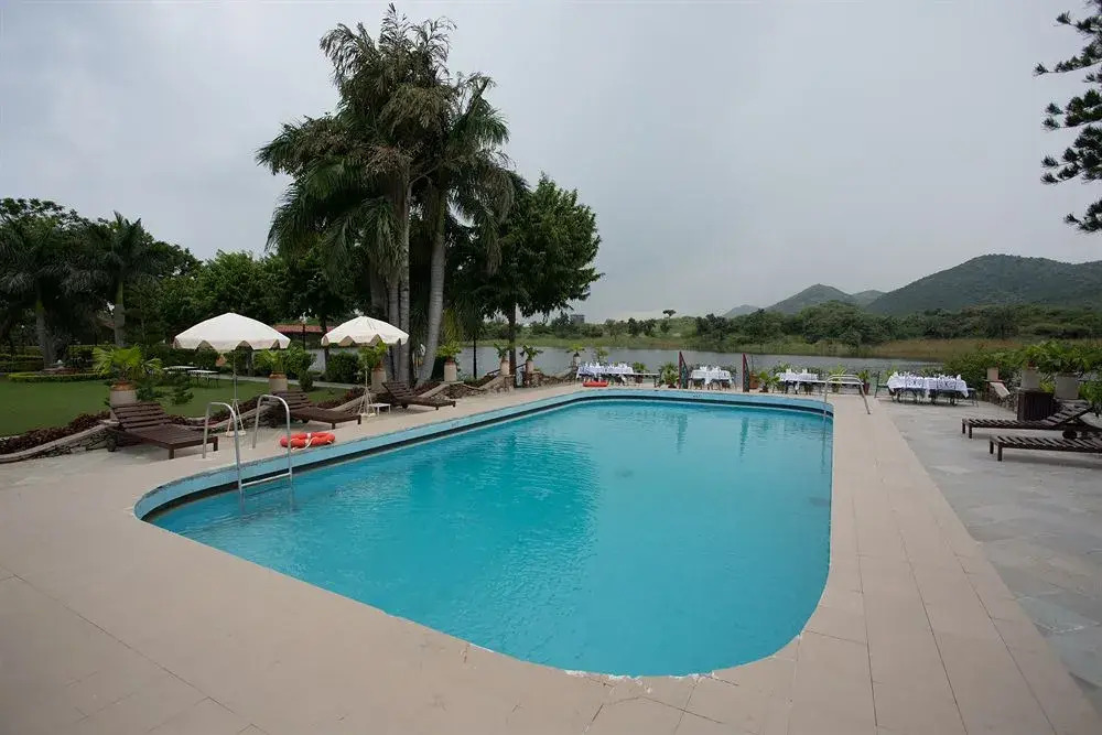 Shikarbadi Hotel