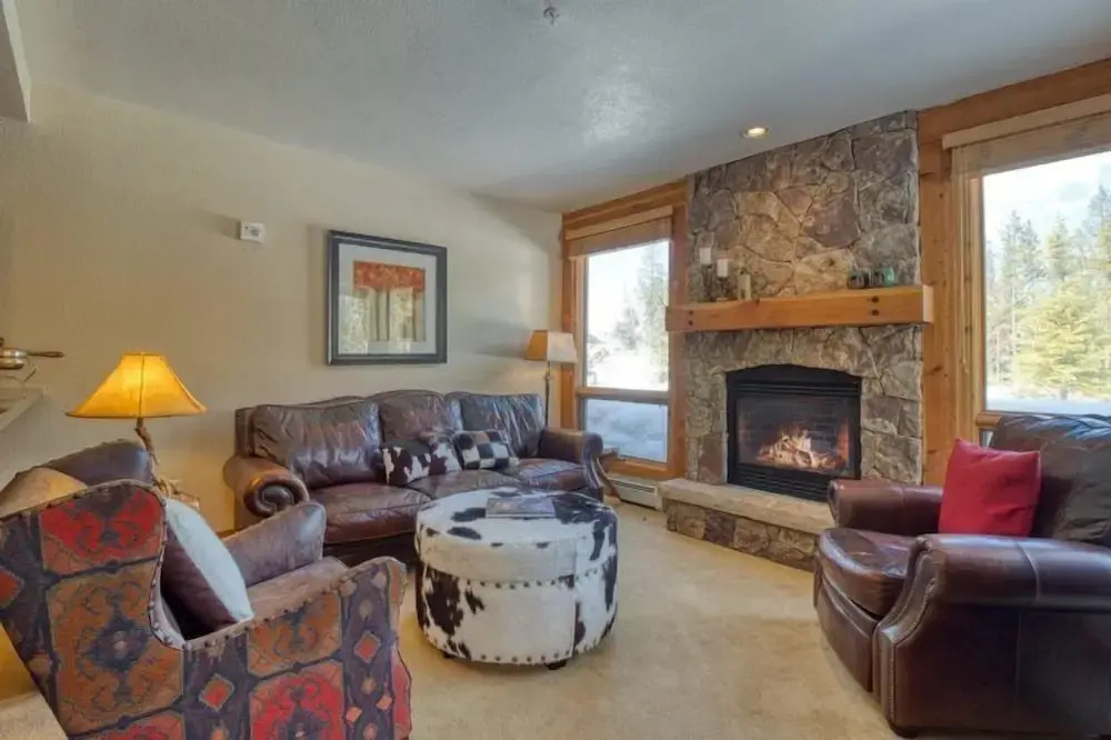 Private Family Friendly 2 Bedroom Townhome Located In East Keystone With Access To Free Shuttle Service