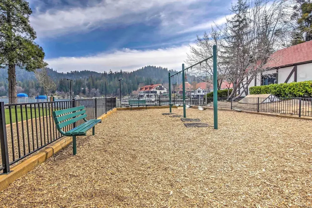 Walk to Lake Arrowhead Village: Gem w/ Lake Access