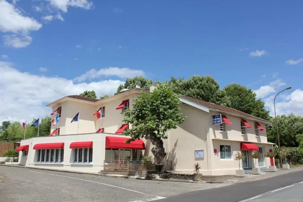 Hôtel du Lac dArjuzanx