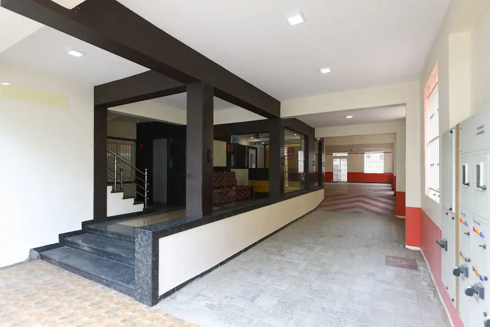 Oyo 40876 Sri Kamadhenu Residency