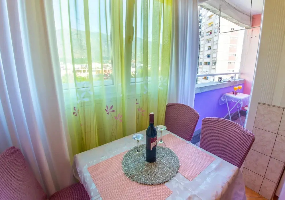 Apartment Rainbow Star