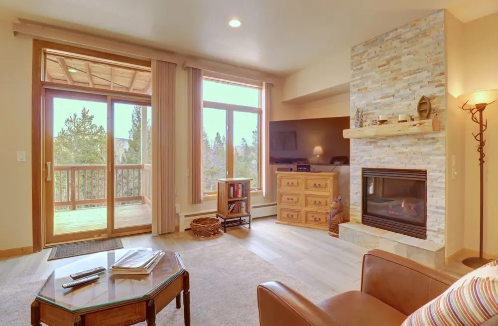 Prospector Point E 4br 3.5ba 4 Bedroom Townhouse by RedAwning