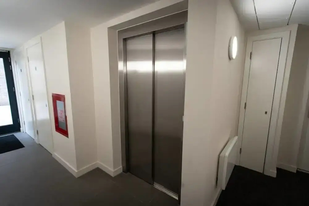 Studio flat with free Parking