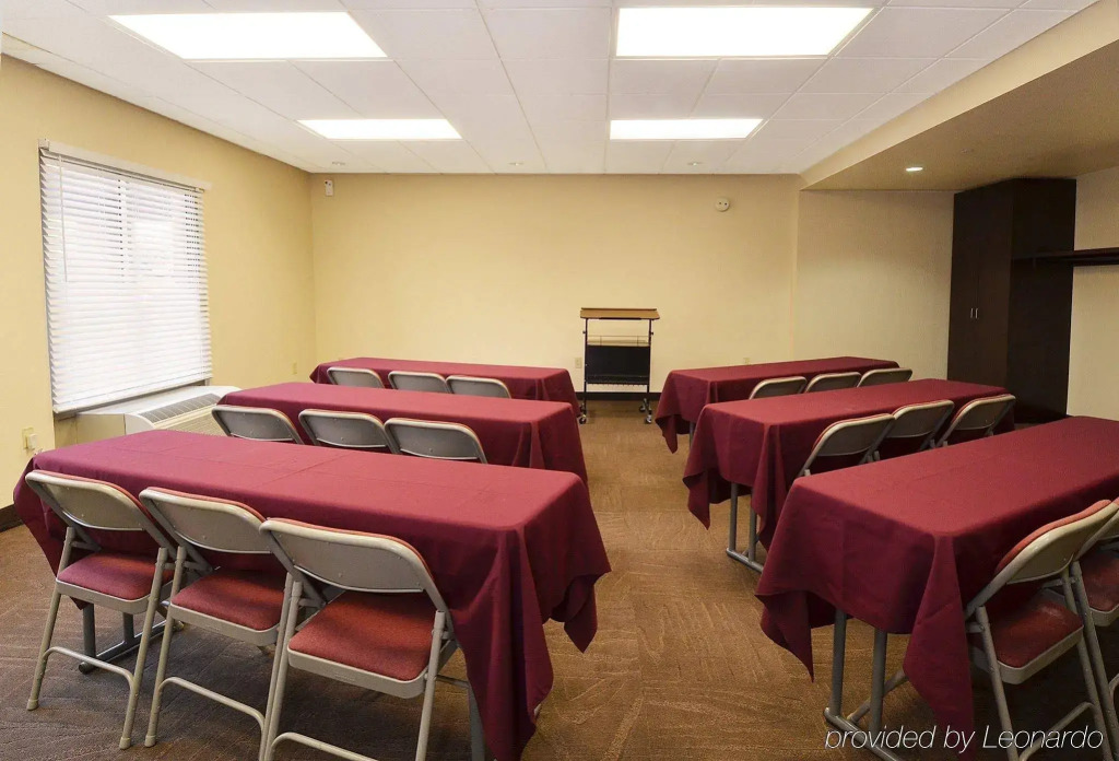 Red Roof Inn PLUS+ San Antonio Downtown - Riverwalk