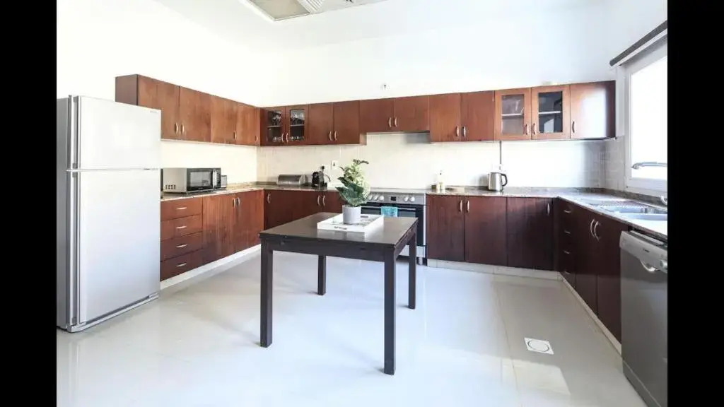 Hometown Apartments - Incredible 4 Bedroom plus maidsroom Villa