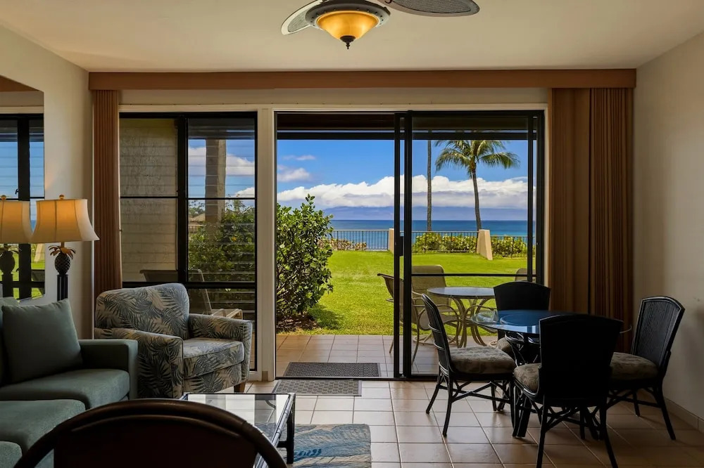 Napili Oceanfront 1br Condo Sleeps 4 - Unit B14 1 Bedroom Condo
