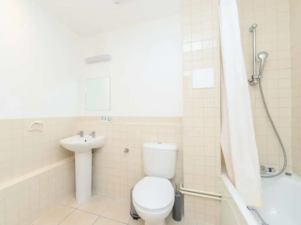 Roffey Apartment