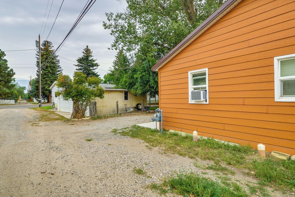 Quaint Cody Cottage w/ Grill: Walk to Downtown!