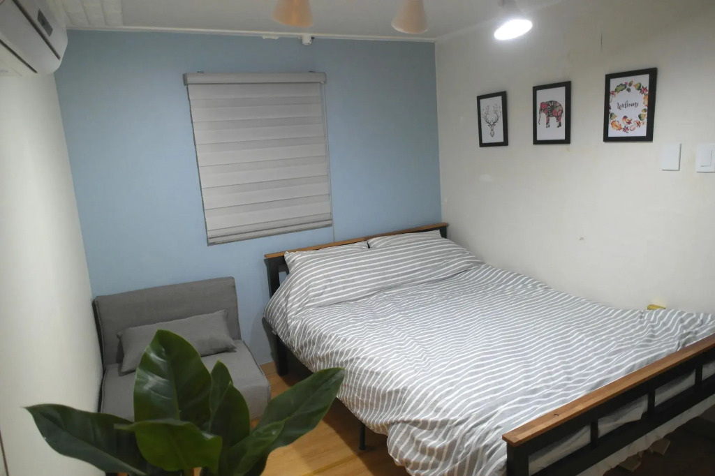 One Minute Guesthouse