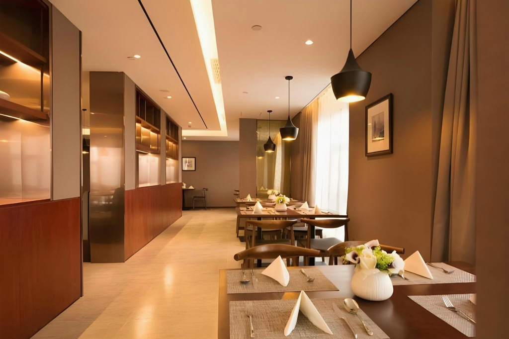 Yitel Hotel (Shanghai Lujiazui Financial District Fangdian Road Subway Station Branch)