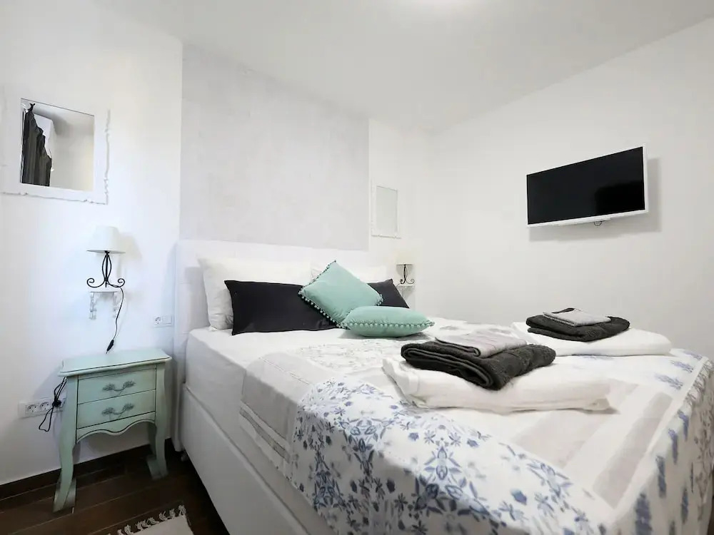 Merita Apartments with Pool