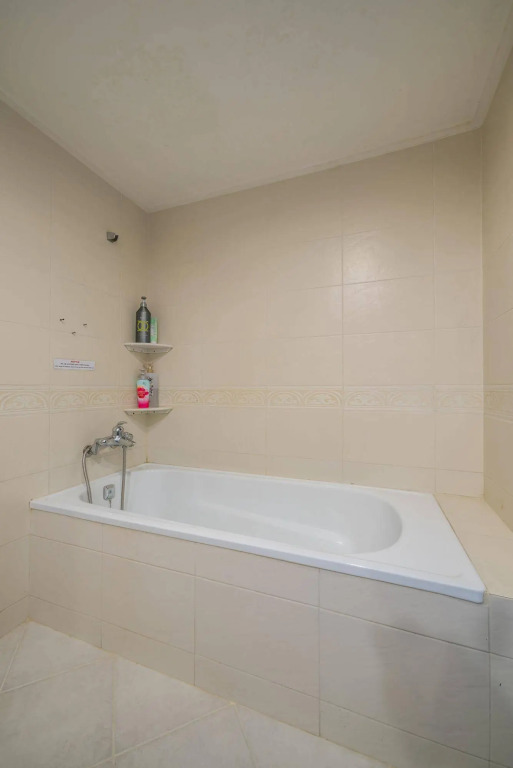 Beauty in Guesthouse (Female Only)