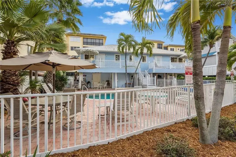 Seahorse 1, Sleeps 4, 1 Bedroom, Heated Pool, Pet Friendly
