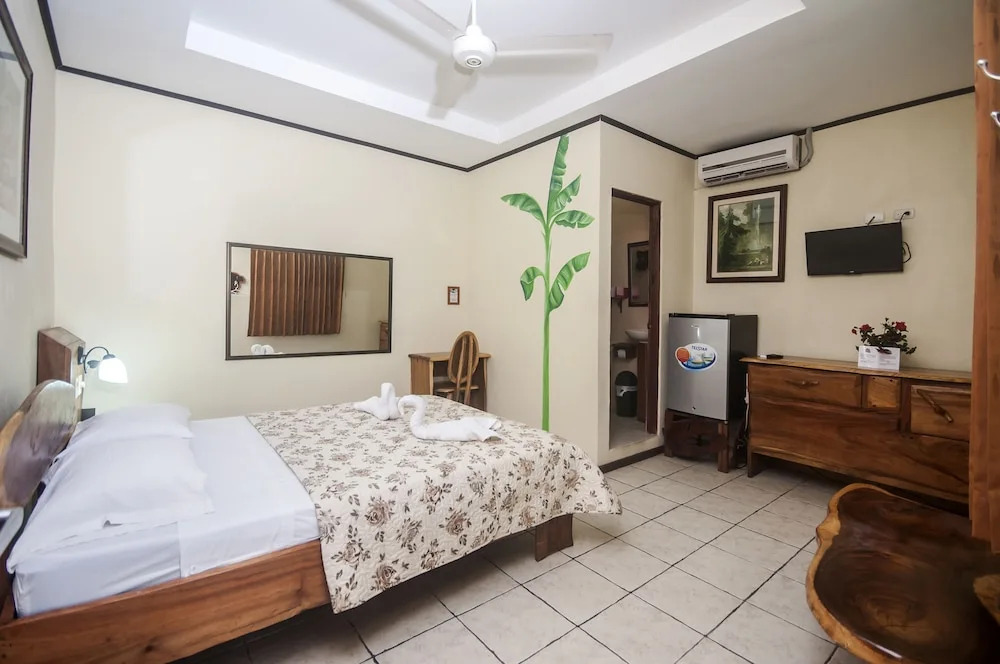 Cadillac Rock Beach Hotel