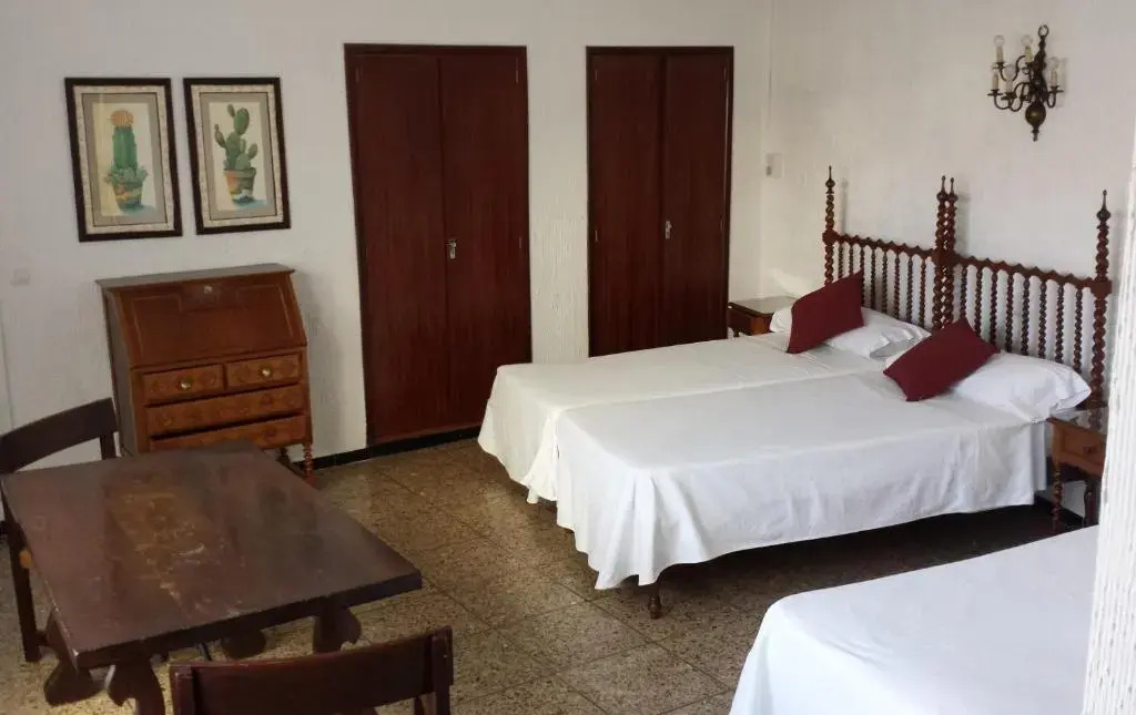 Hostal Cas Bombu