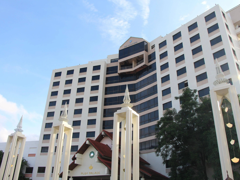 Ploy Palace Hotel