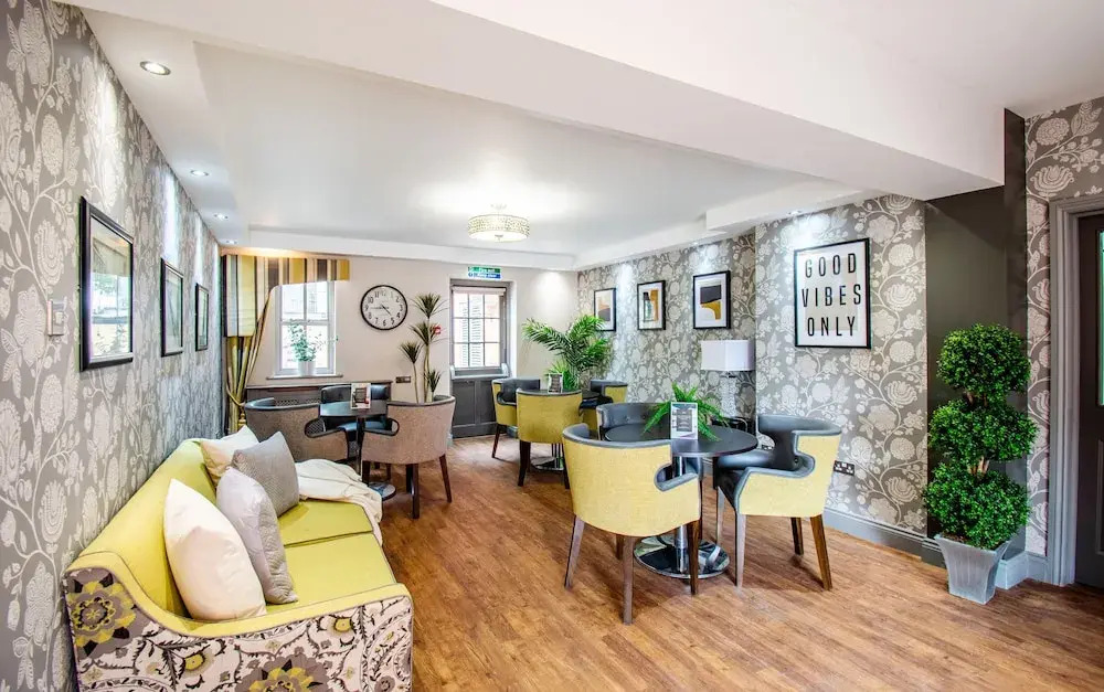 Eton House - Self Check-In, Ensuite Rooms & Self-Catering Studios