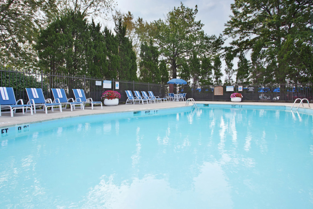 Holiday Inn Express Detroit-Warren/General Motors Technology Center by IHG
