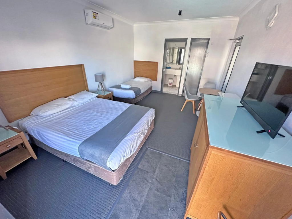 Spa Village Motel
