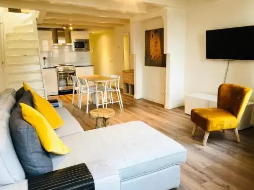 Private Luxury Room 1 In Central Station 0-Min