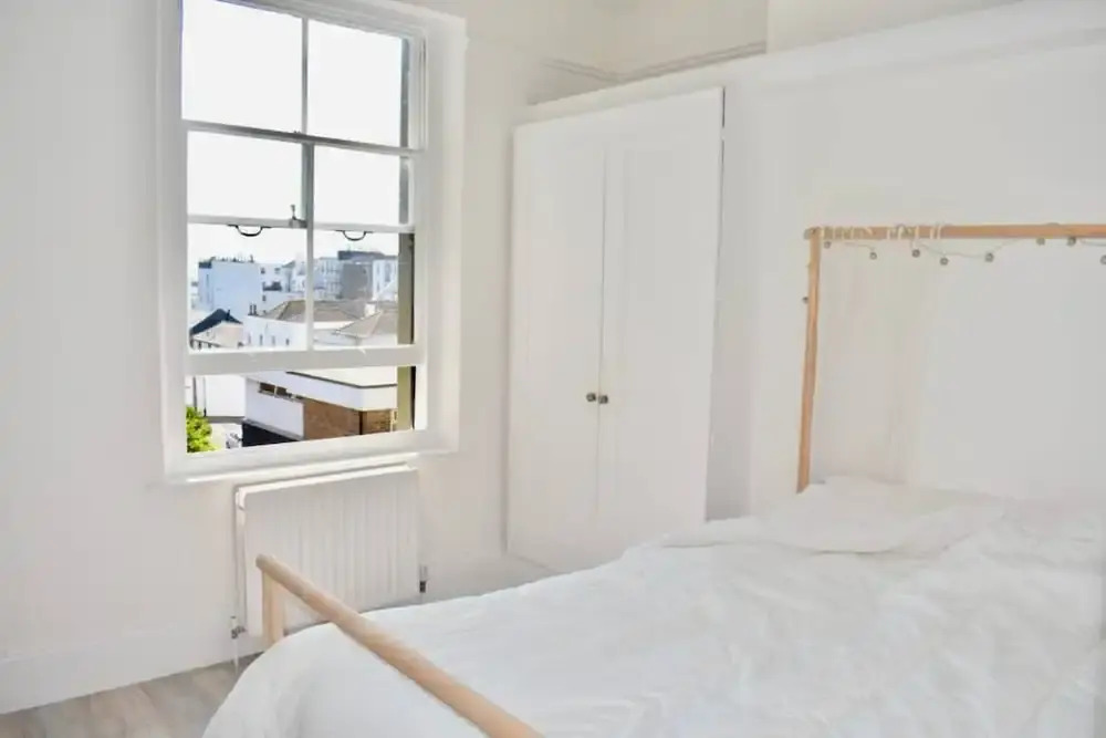 1 Bedroom Regency Flat Near Brighton Beach