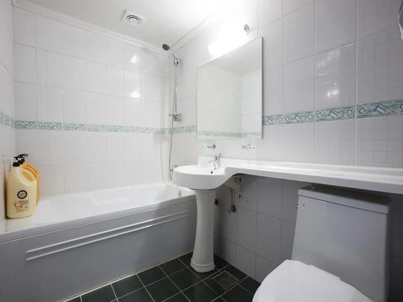 November Guesthouse