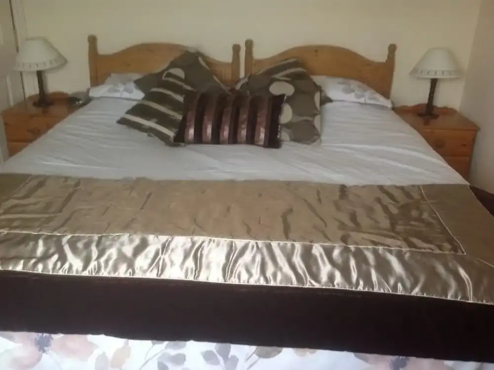 Cadwgan House Hotel