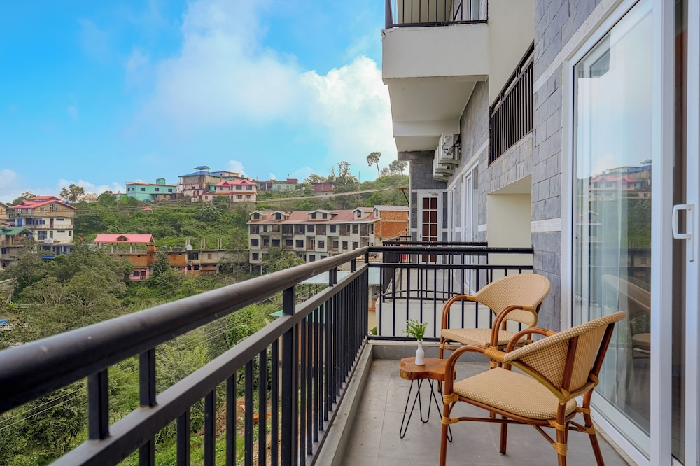 Alaya stay Dochi 4BHK apt with Hill View
