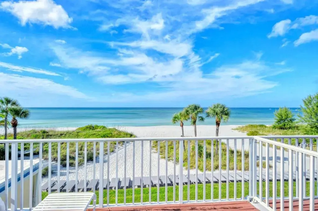 LaPlaya 205D Spectacular sunsets and sunbathing from your private Gulf front lanai or sundeck