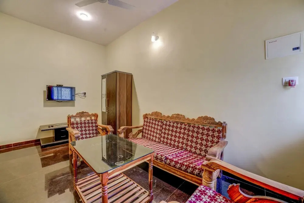 OYO 19884 Home Enticing 2BHK Mandrem