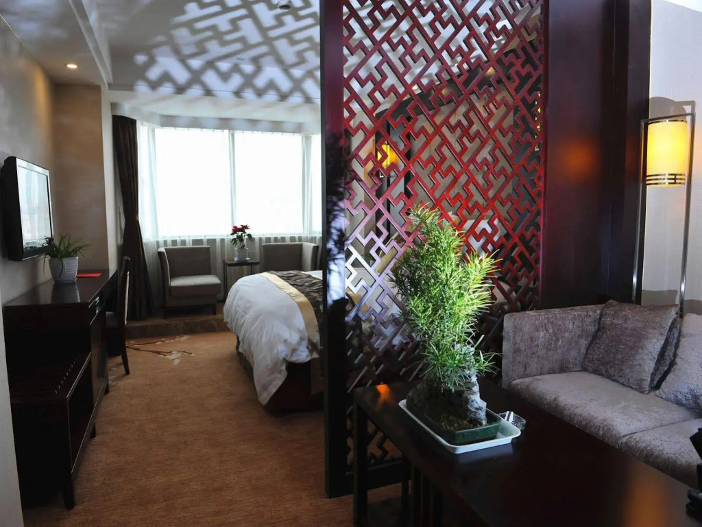 City Hotel(Hangzhou Renmin Road Metro Station)