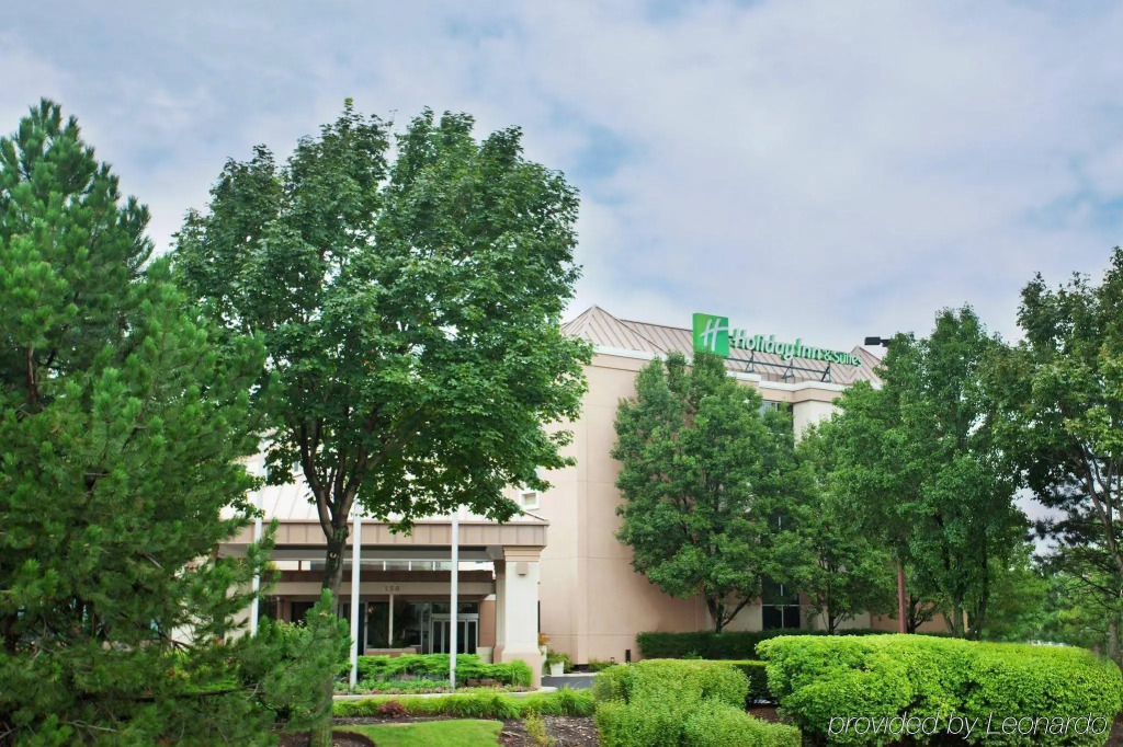 Holiday Inn & Suites Chicago-Carol Stream Wheaton by IHG