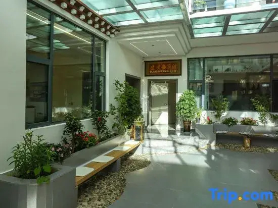 Shangri-La · Jianxu · SStory Oxygen Homestay (Dukezong Ancient City Hexie Tower Zhongta Store)