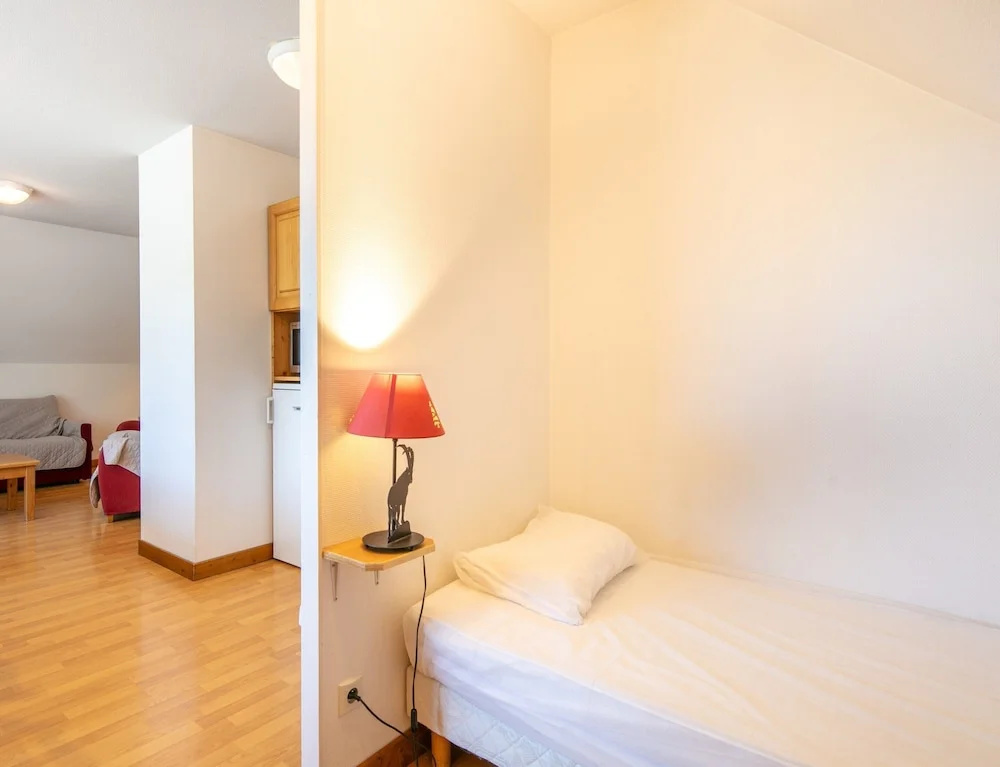 Large 8-person Apartment in Giez