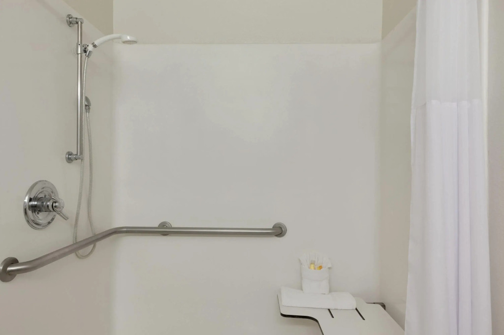 Days Inn & Suites by Wyndham Conroe North