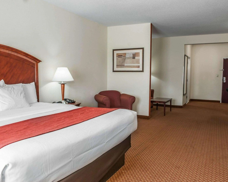 Comfort Suites near Indianapolis Airport