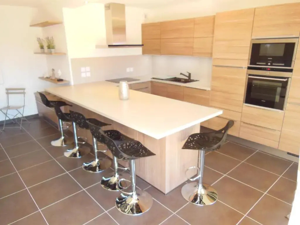 3 Bedrooms, 3 bathrooms central Cannes Lecerf 411