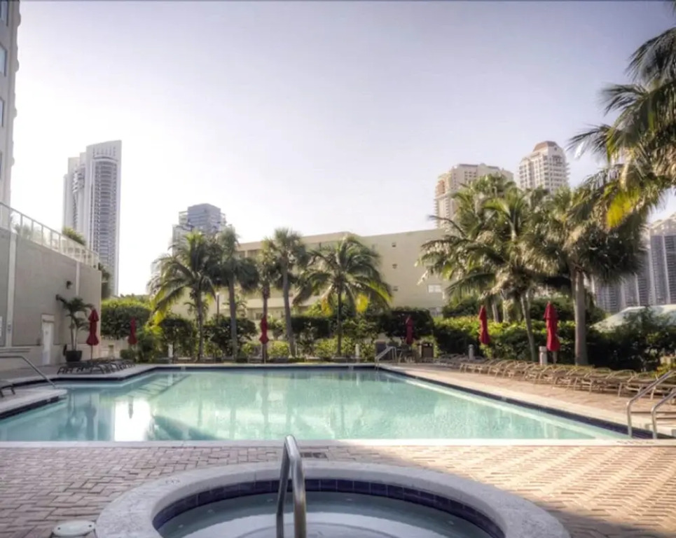 Le Marina Bay 1005 - Condo 4 People, Sunny Isles