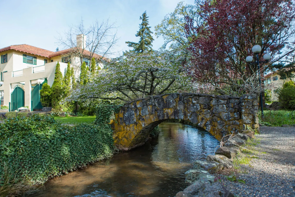 Columbia Gorge Hotel & Spa